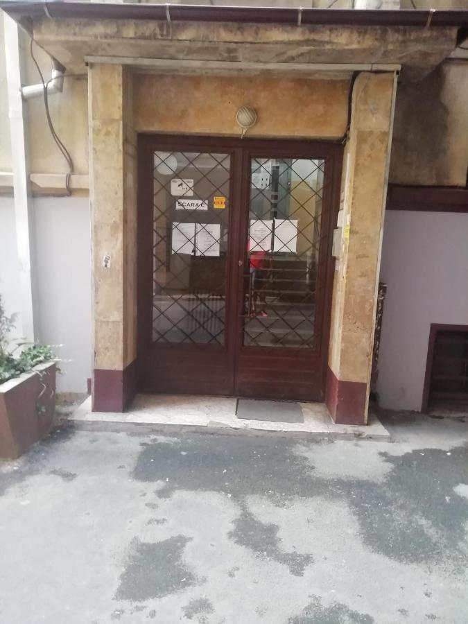 Studio Ultracentral Universitatea Bükreş Dış mekan fotoğraf